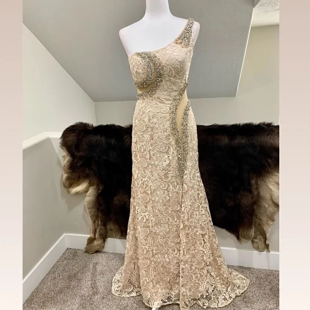 New Gorgeous Floral Lace With Beaded One Shoulder Gown